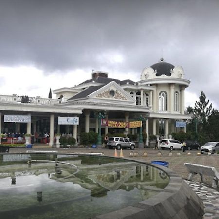 Villa Musti Green Apple Cipanas Sindanglaya Εξωτερικό φωτογραφία