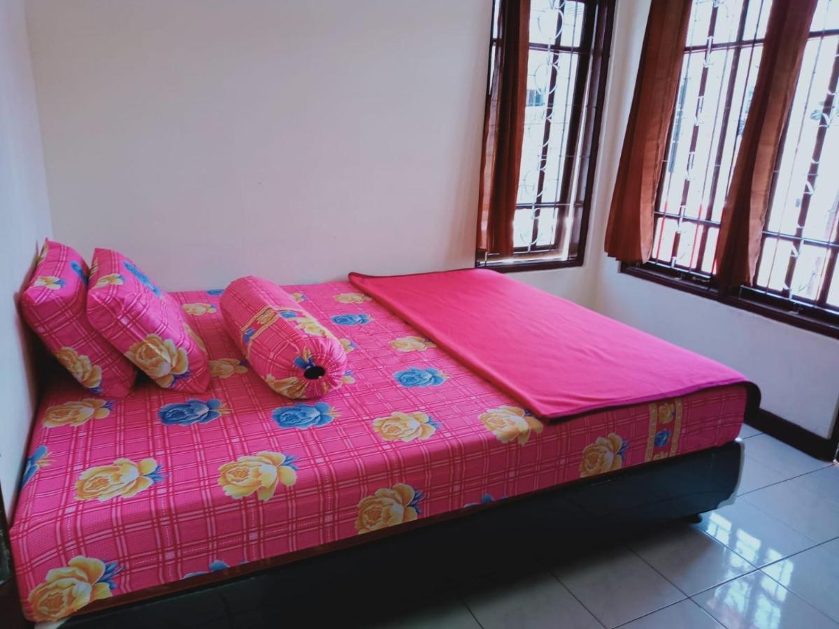 Villa Musti Green Apple Cipanas Sindanglaya Εξωτερικό φωτογραφία