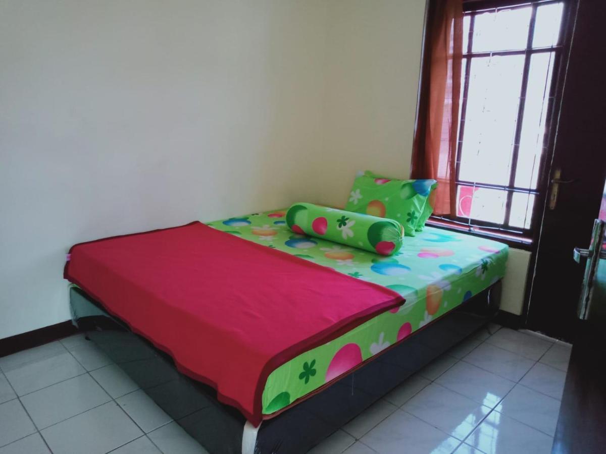 Villa Musti Green Apple Cipanas Sindanglaya Εξωτερικό φωτογραφία