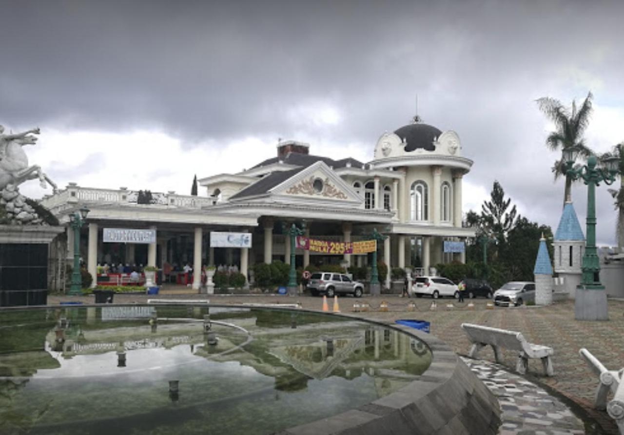 Villa Musti Green Apple Cipanas Sindanglaya Εξωτερικό φωτογραφία
